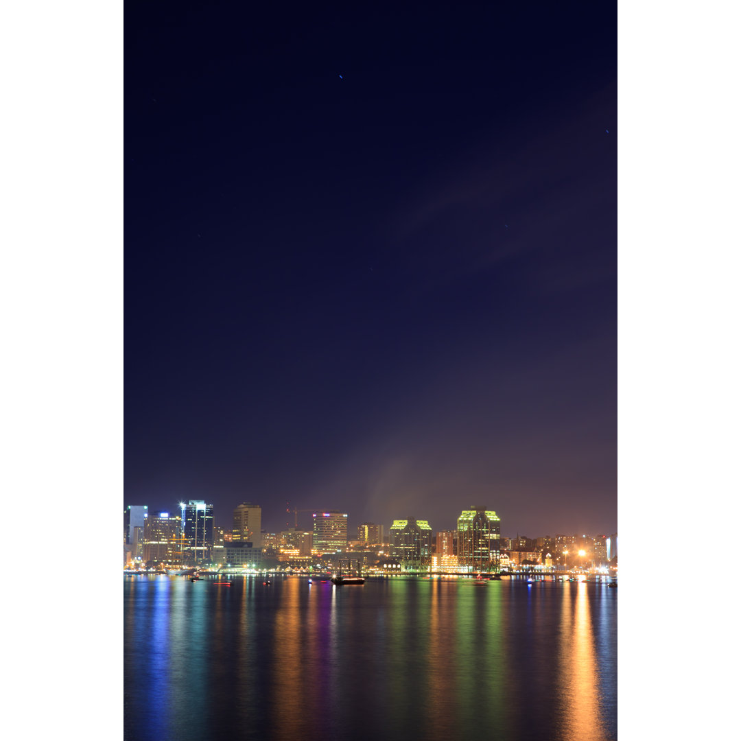 Halifax Waterfront bei Nacht von Sshaw75 - Leinwanddrucke