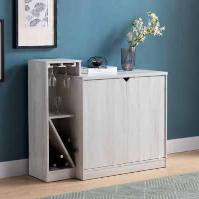 Armoire de rangement pour bouteilles de vin - chêne blanc exposé Nuance, peut contenir 4 bouteilles, 2 portes, 3 tablettes, support amovible pour présentation subtile en chêne, 4 supports, but décoratif