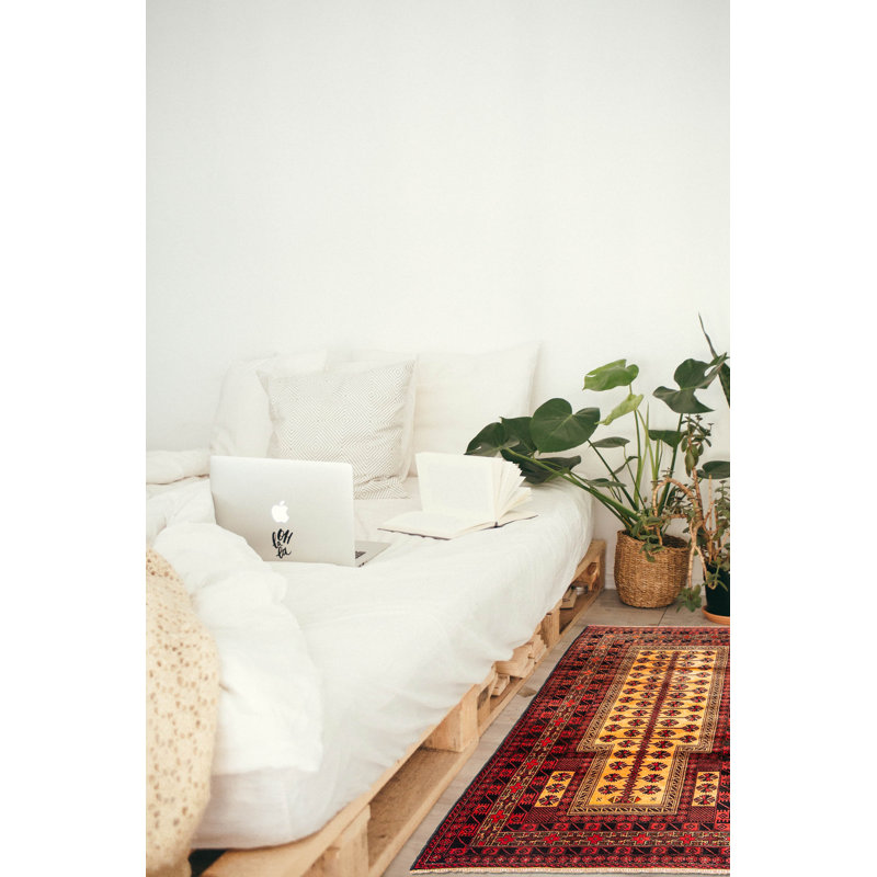 Tapis brun Teimani 3 pi 2 po x 4 pi 11 po