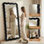 Miroir irrégulier pleine longueur ondulé avec cadre enveloppé de flanelle-1810357429-1810357428
