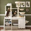 Arbre à chat avec armoire de rangement, poteaux à griffer en sisal, hamacs doubles, jouets suspendus et perchoir supérieur-133353257