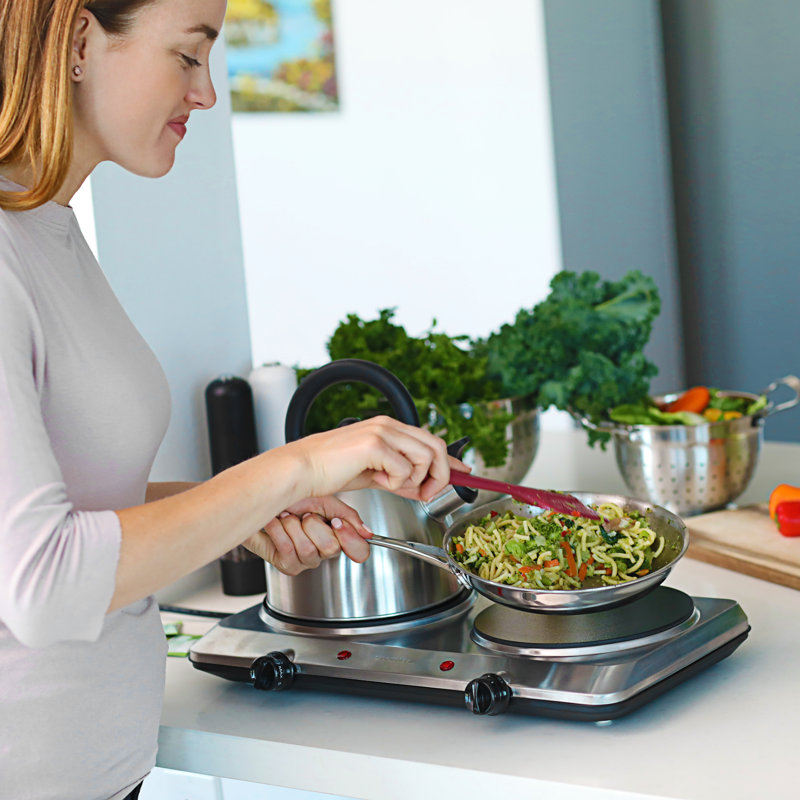 OVENTE Countertop Infrared Double Burner, 1500W Electric Hot Plate and Portable Stove with 7.5” Ceramic Glass Cooktop, 6 Level Temperature Setting and Easy to Clean Base, Silver BGI202S