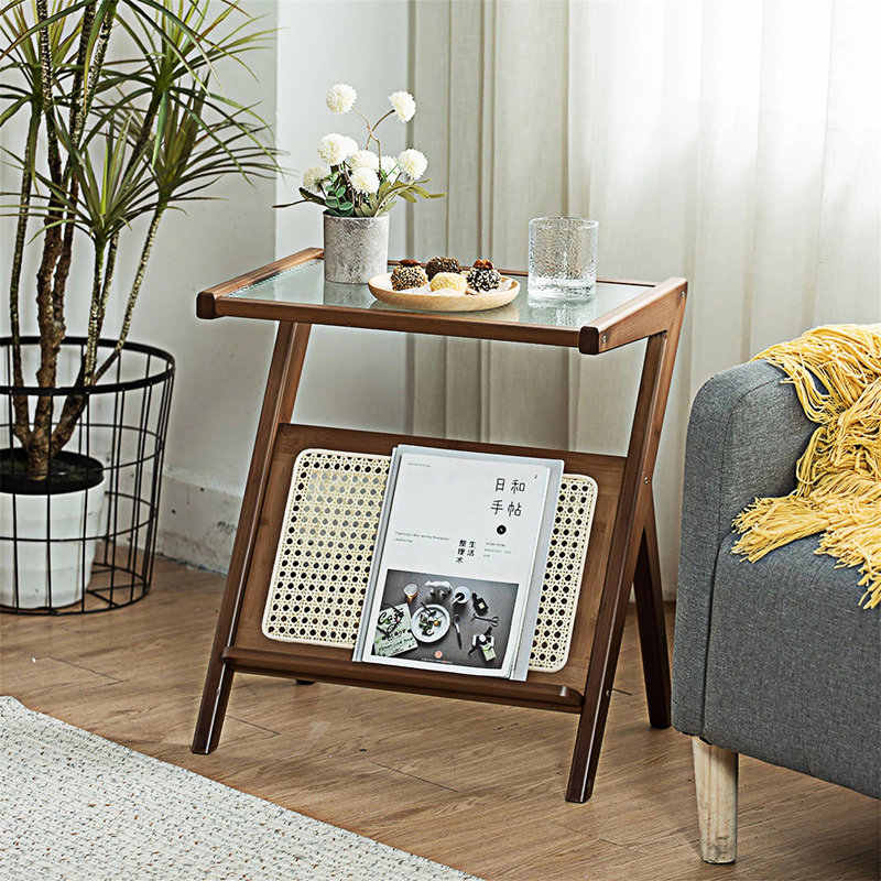 Petite table basse en rotin avec rangement