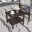 Table d'appoint d'extérieur 19 po carrée en métal brun, table de bout pour terrasse toutes saisons à 2 niveaux