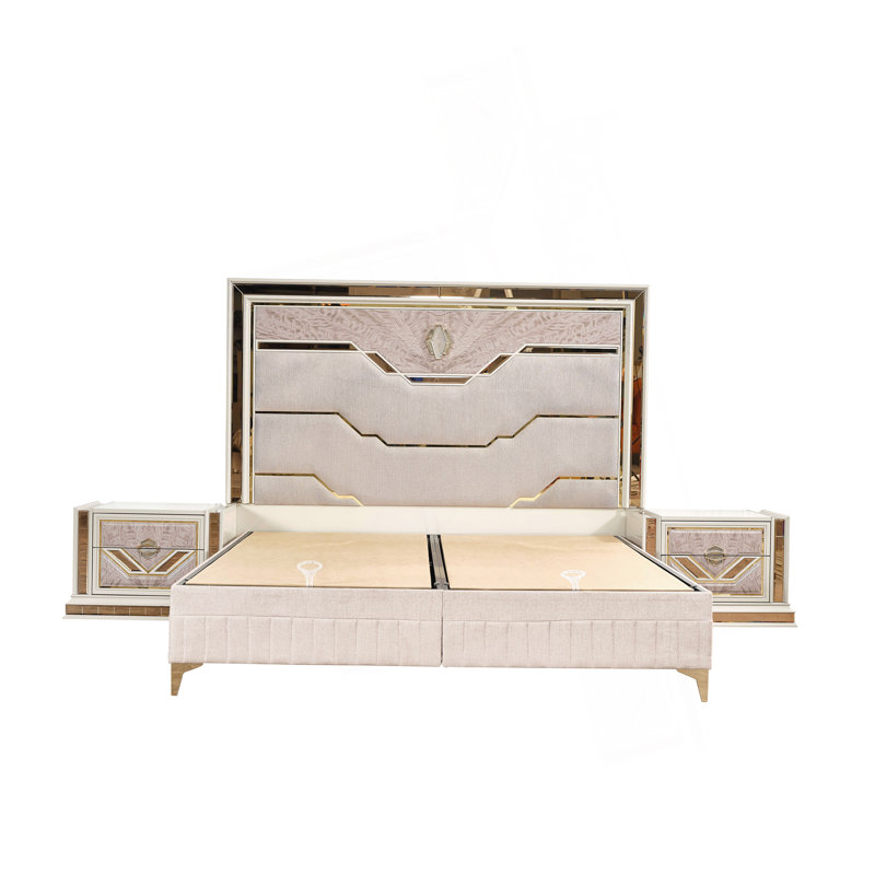 Grand lit tapissier de style moderne Omari en bois et accents dorés en beige