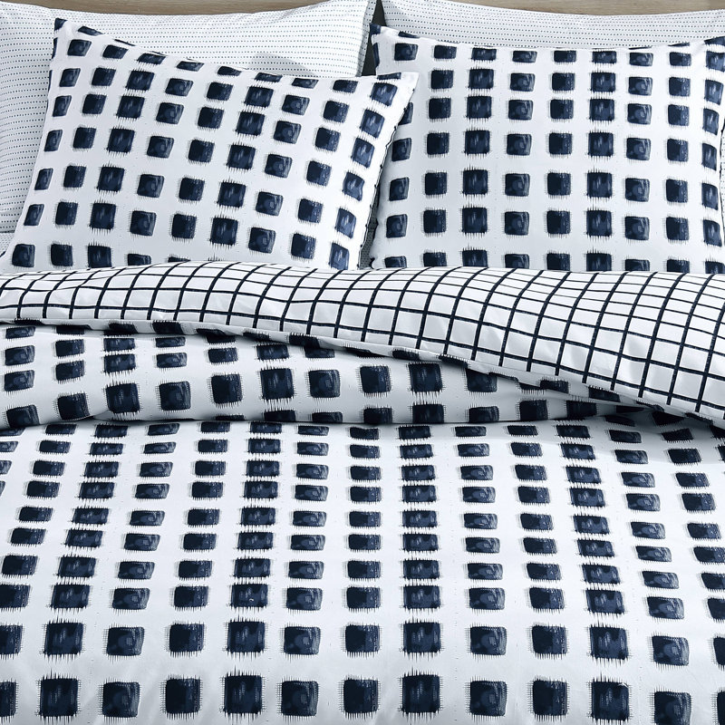 Urban Shibori Blue and White Microfiber Full/Queen Duvet Cover Set