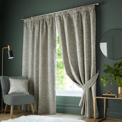 Hertford Curtain