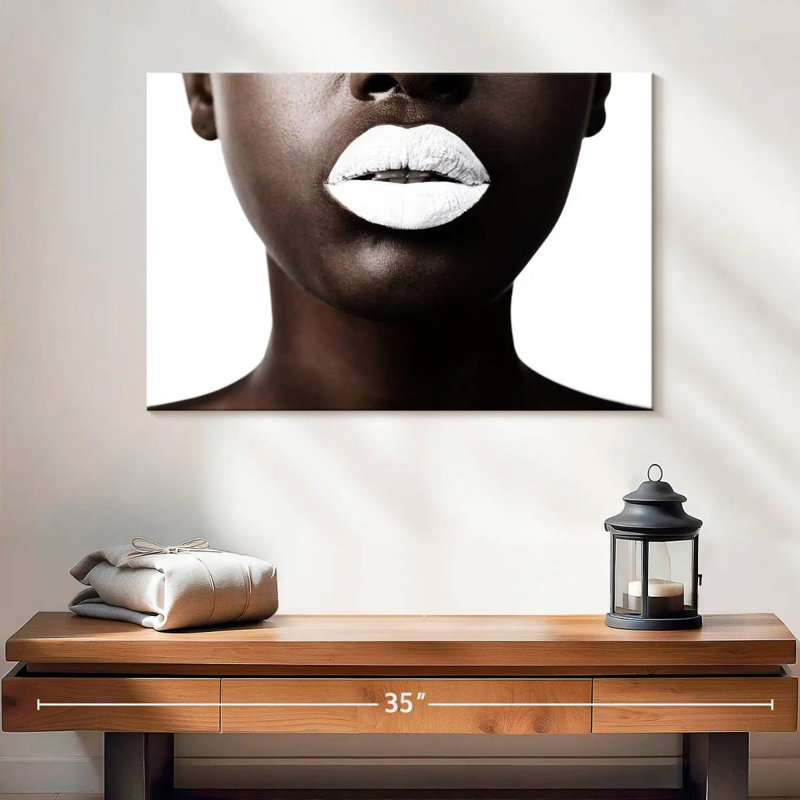Shuttleworth White Lips, 16" H x 24" W