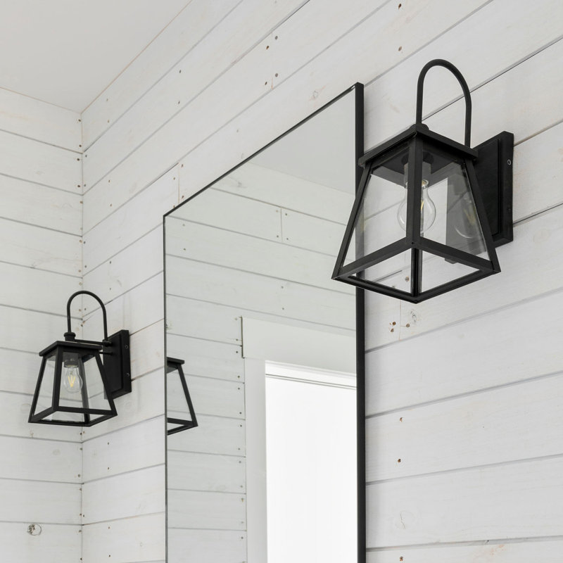 Lanterne murale d'extérieur en verre Wrentham, H 18,25 po x L 9,25 po x P 12,25 po, Noir
