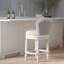 Tabouret de bar à hauteur de comptoir de 26 po, pivotant à 180 degrés, rembourré à dossier, structure blanche et tabouret pivotant à finition grise avec design, siège, dossier rembourré