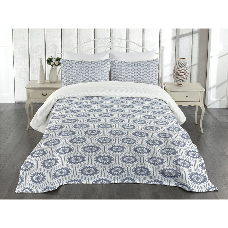 Ambesonne Geometric Bedspread Set  Kikko Pattern  Grey White, Queen Coverlet / Bedspread + 2 Standard Shams