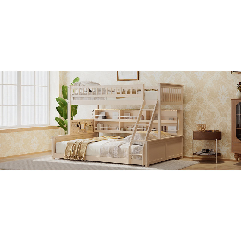 Lit simple superposé au-dessus de grand lit simple avec tablettes intégrées, lumières à changement de couleur et panneau perforé, beige