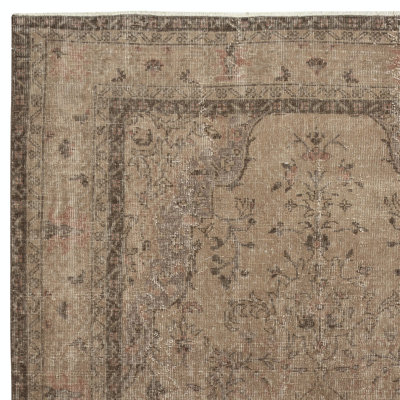 5.5x9.7 Ft Handmade Bohemian Style Area Rug. Modern Brown Color Rug