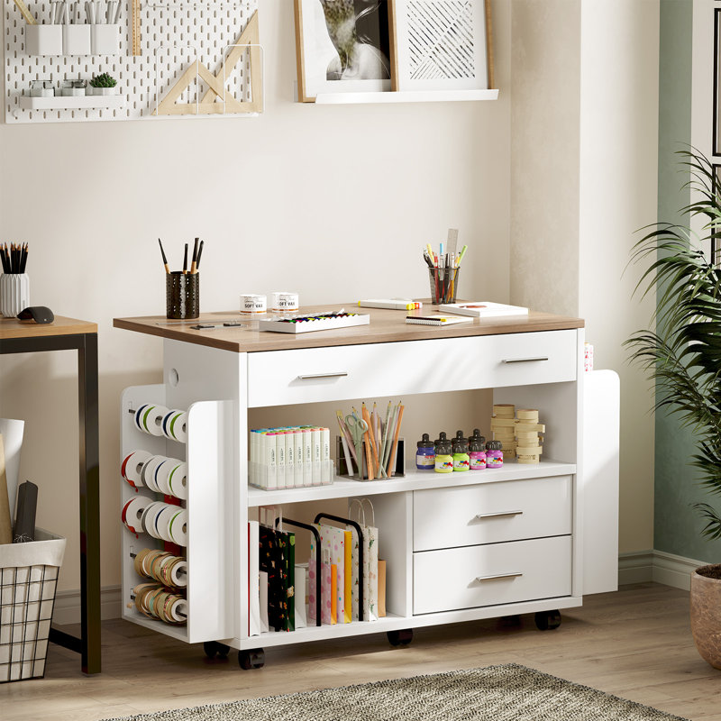 Table mobile en bois avec plateau rabattable pliable, prises de courant intégrées et amplement de rangement pour rubans, rouleaux de papier et fournitures d'artisanat