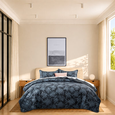 Modern Embossed Velvet Bedspread Set – Lightweight All-Season Quilt with Pillowcases