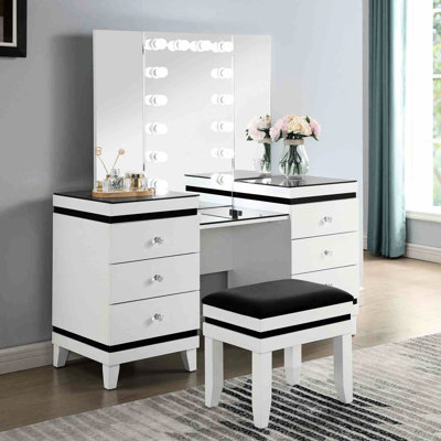 Meuble-lavabo de style contemporain avec miroir à trois volets, ampoules de 14 pièces, plateau en verre noir, tiroirs doublés de feutre et tabouret rembourré en tissu pour la décoration de la chambre à coucher