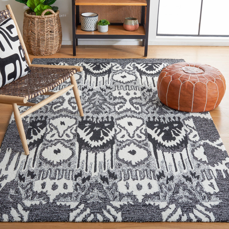 Ikat Hand Tufted Wool/Cotton Ikat Rug in Black/Ivory, Rectangle 4' x 6'