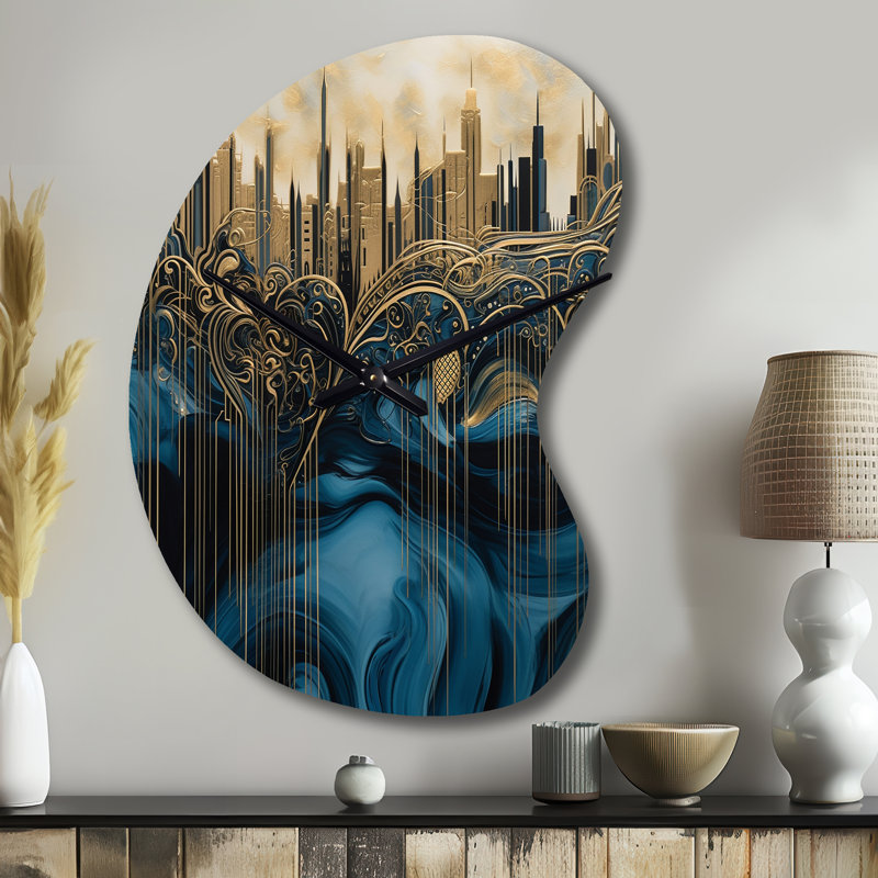 Or et bleu Urban Elegance I - City Art Deco, horloge asymétrique en métal, impression d'horloge murale, Grand