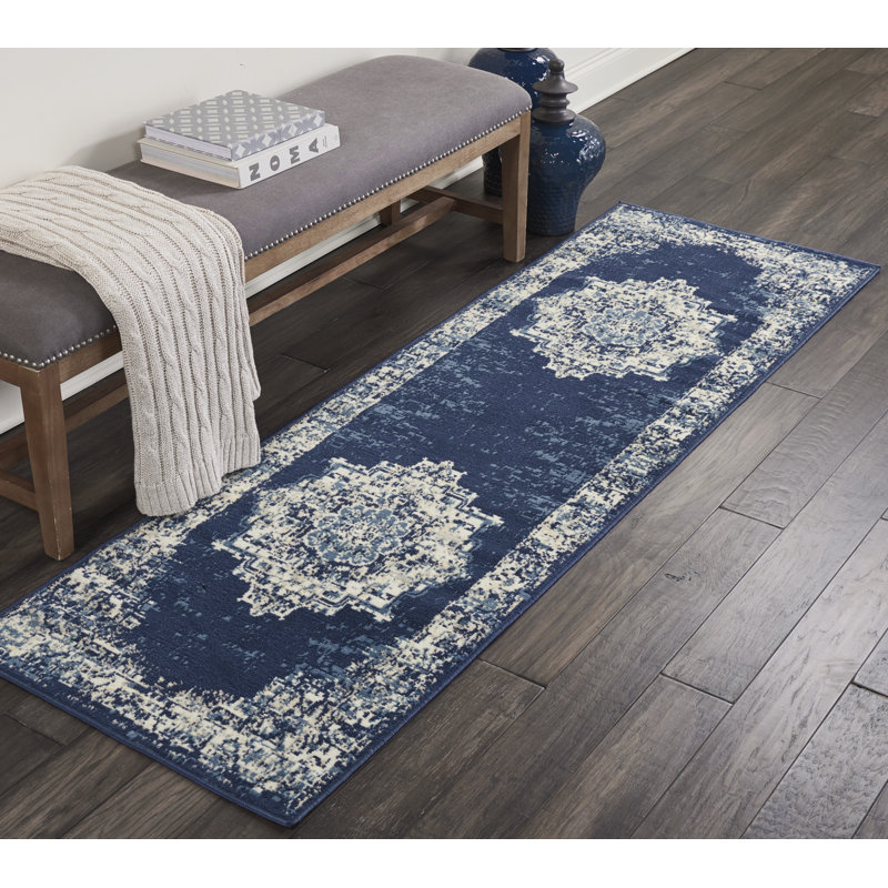 Tapis oriental bleu / blanc Burnie, Tapis de couloir 2 pi x 6 pi