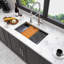 Évier de cuisine Gunmetal Workstation - bol simple 33 x 19 x 10 po, acier inoxydable de calibre 16, surface nano, facile à nettoyer