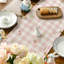 Lapin lapin fleurs feuilles rose Buffalo à carreaux chemin de table de Pâques, décoration de table de salle à manger de printemps pour la décoration de fête