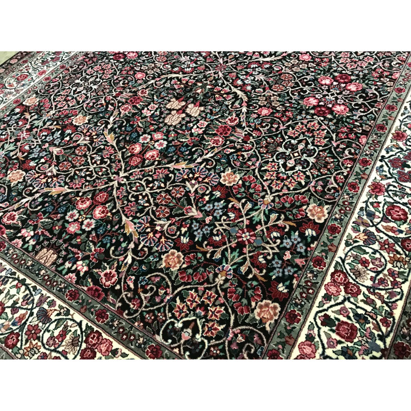 Tapis noir de haute qualité noué à la main