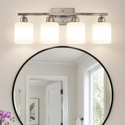 Applique murale de salle de bain en nickel à 5 ​​lumières, 32 po, avec abat-jour blanc et antirouille.