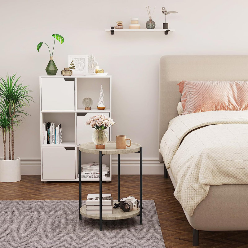 Lyan End Table, Light Woodlook