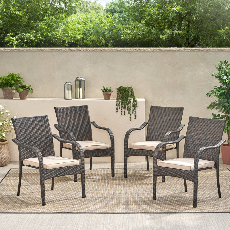 4 chaises empilables