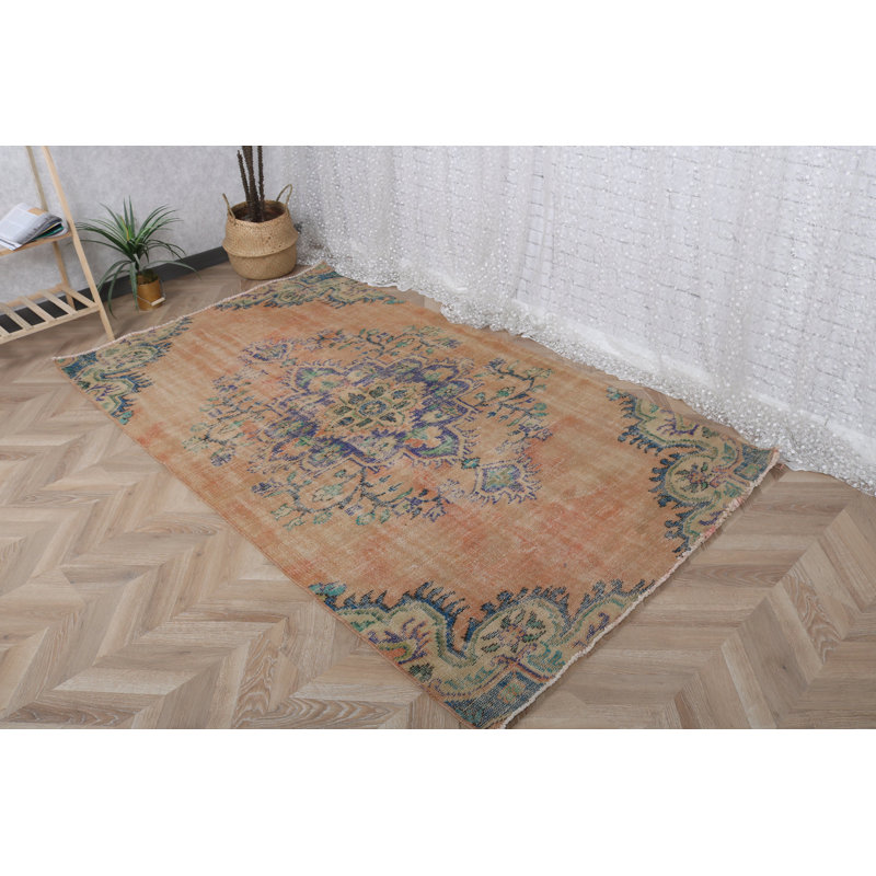 Tapis Oushak turc authentique au style vintage, d'un orange Ã©clatant, idÃ©al pour la dÃ©coration d'une chambre Ã  coucher