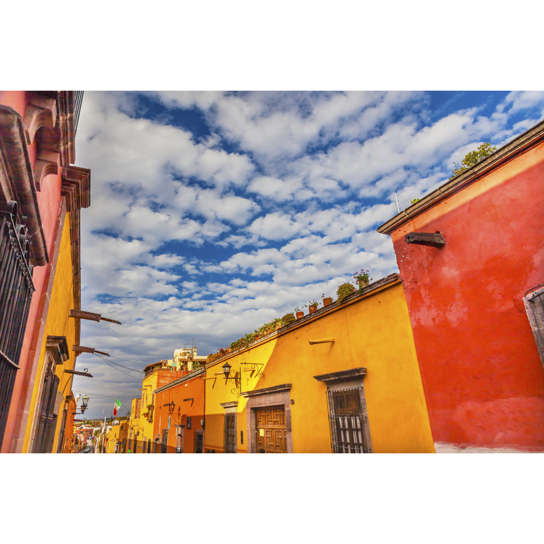 San Miguel De Allende von Bpperry - Kunstdrucke auf Leinwand