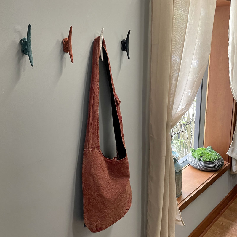 Ensemble de 4 crochets et tiroirs muraux pour manteaux, serviettes et clés en forme de crampons de bateau en fonte bord de mer corail - L 5,75 po x H 1,25 po x P 1,75 po