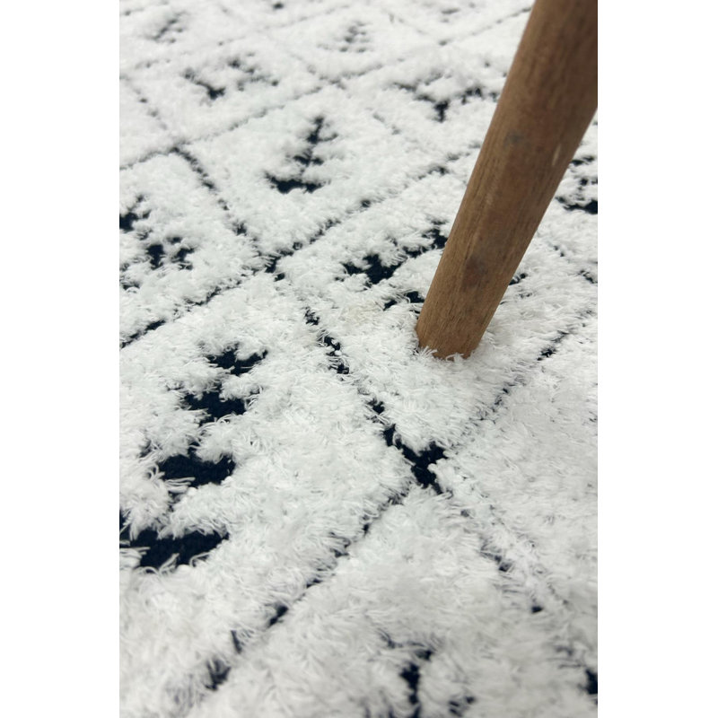Traequan White Moroccan Machine Made Cotton Polyester Non-Slip Area Rug, Runner 2'7" x 8'2"