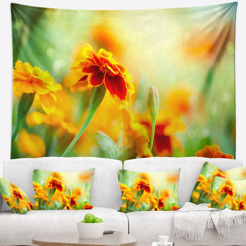 Tapisserie florale orange, H 78 po x l 92 po
