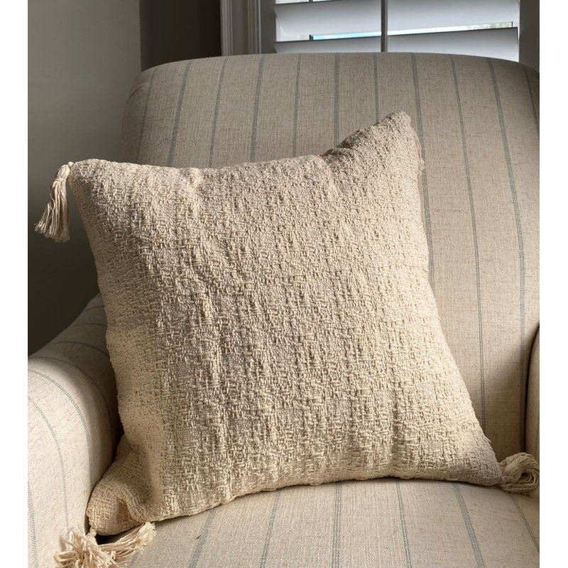 TRACY PILLOW - Coussin tricoté à pampilles avec insert - Blanc, Beige