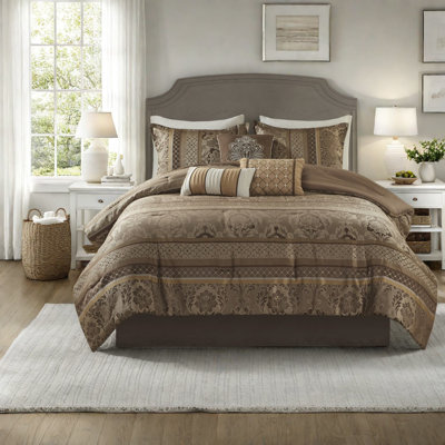 Luxury 7 Piece Bedding Sets, Polyester Jacquard Cal King, Modern Home