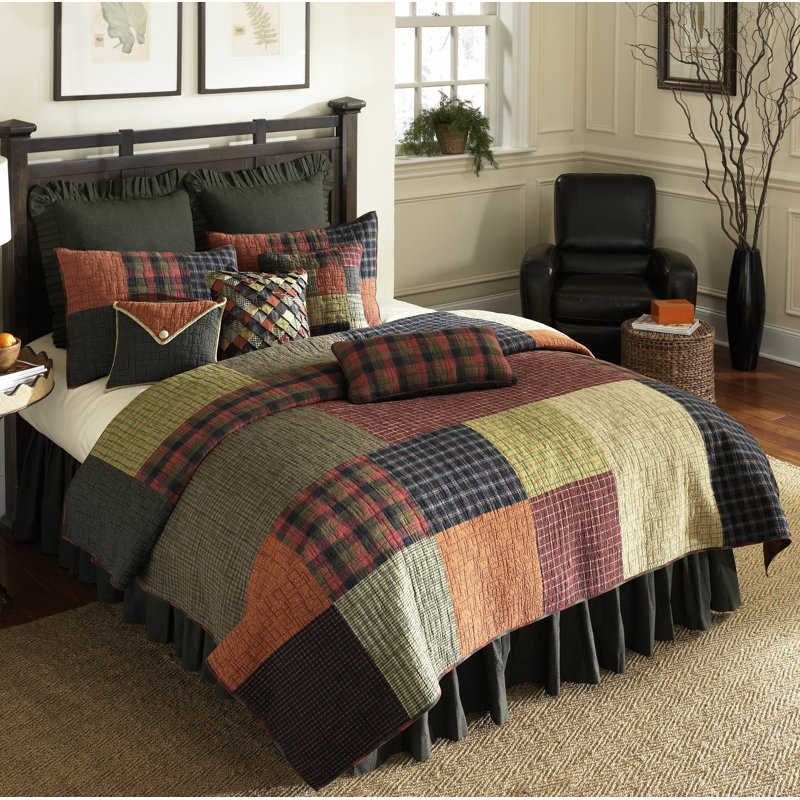 Full/Queen Black and Multicolor Cotton Reversible Quilt Set