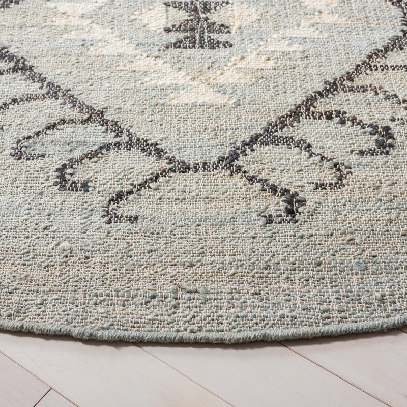 Gilreath Flat Weave Jute Southwestern Rug, Round 7'