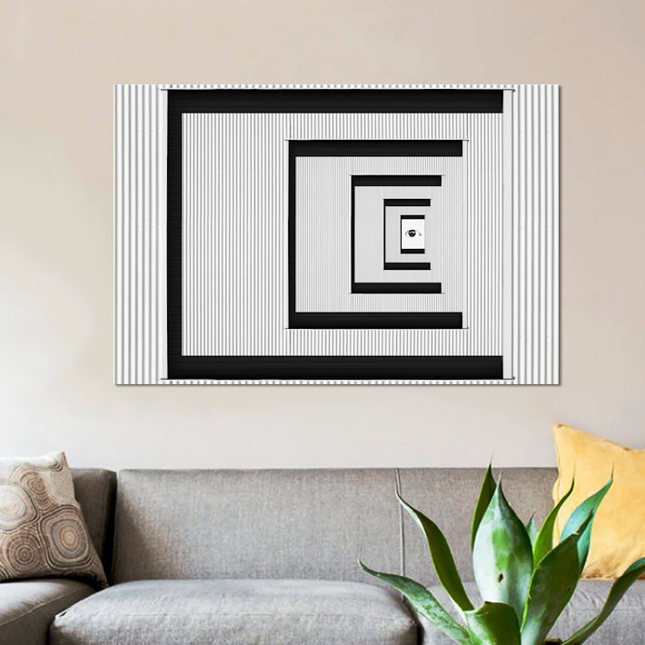 «Eye of Illusion», impression sur toile, H 24 po x l 32 po x P 1 po, Papier avec cadre noir, Blanc