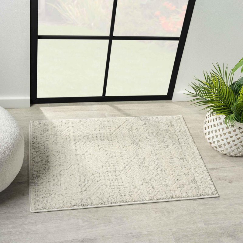 Traditional Tribal Area Rug, Rectangle 1'11.5" x 2'11.5"