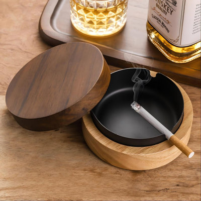 Cendrier en bois avec couvercle et fabrication en acier inoxydable; Coupe-vent et portable; Convient à diverses occasions, y compris la maison, le patio, le bureau et les fêtes.