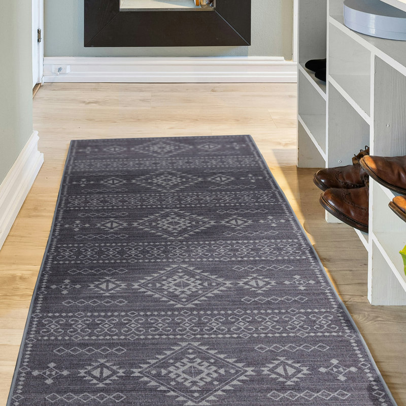 Maril Ivan Washable Grey And Ivory Runner Rug, Runner 1'6" x 8'