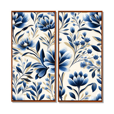 Grandes fleurs bleues et blanches damassées