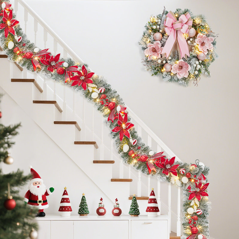 Couronne de Noël 24 pouces avec 20 lumières DEL à piles, ornements de fleurs et de boules, décoration de Noël pour porte d'entrée, foyer et fenêtre