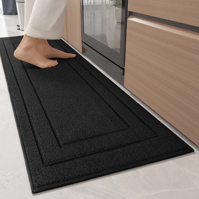 Tapis de cuisine antidérapant Capucina, Rectangle 1 pi 4 po x 5 pi 9 po, Noir
