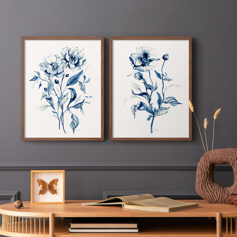 «Indigo Wild Roses I», reproduction encadrée de qualité supérieure - prête à être accrochée - aucun clou requis - aucun clou requis