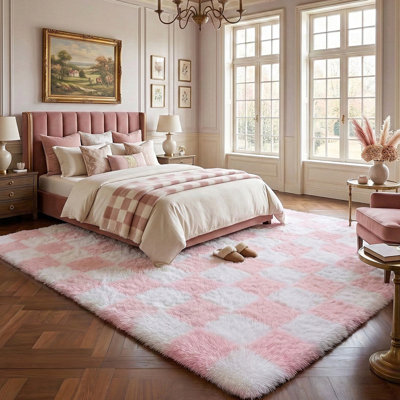 Tapis à poils longs moelleux moelleux - moelleux moelleux en molleton rose et blanc pour le salon, la chambre à coucher, nettoyage à sec seulement, tapis à poils longs à poils longs avec motif en damier moderne, décoration de sol confortable et antidérapante pour les espaces contemporains