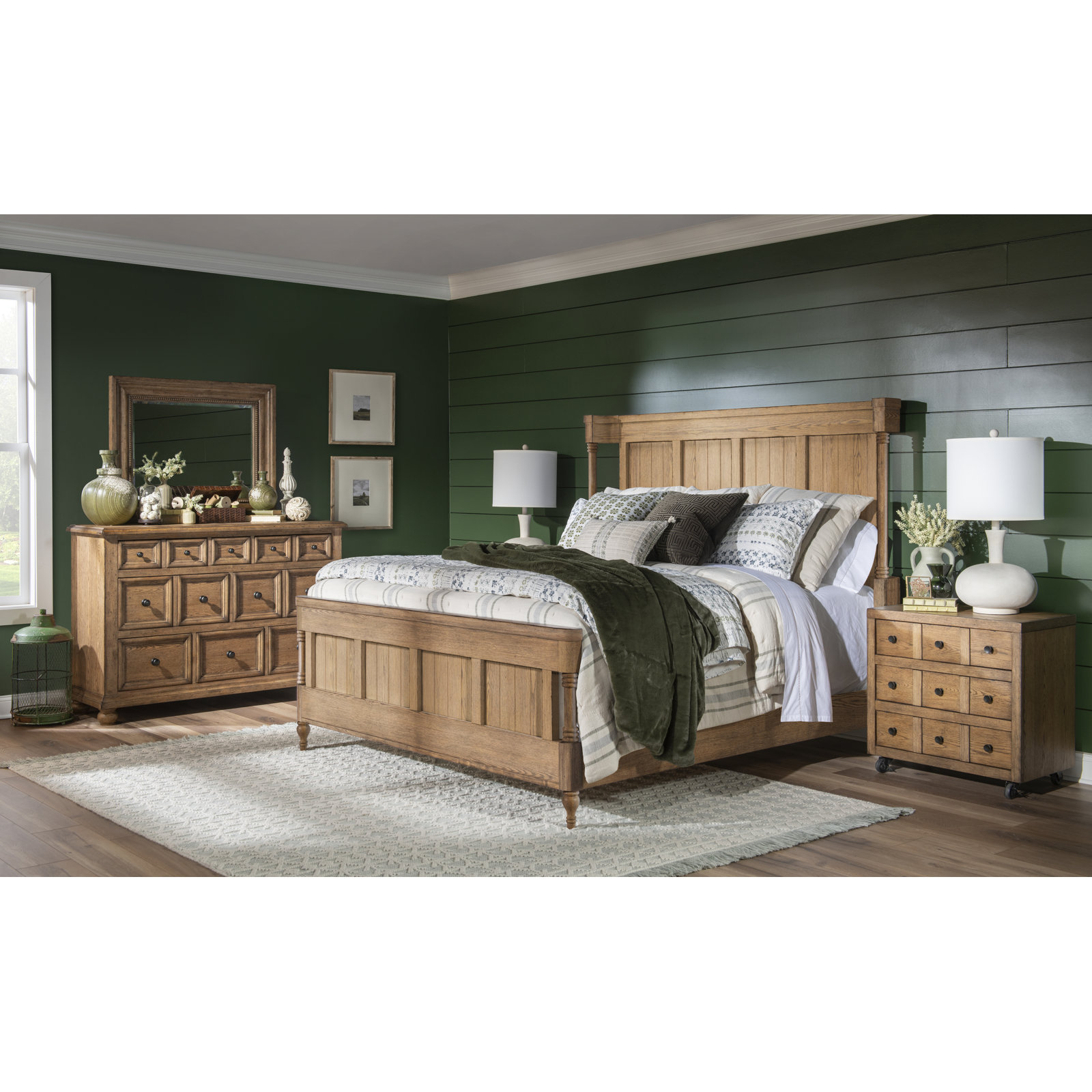 Country Living Wingback Oak Bed, Brown, King
