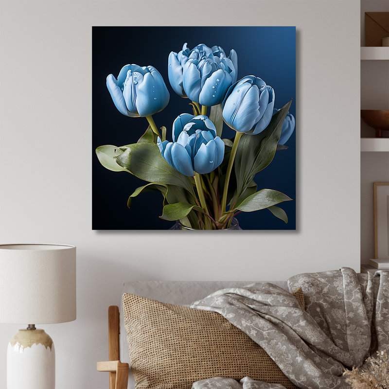 «Azure Blue Tulips Bloom III» sur toile, H 30 po x l 30 po x P 1 po, Toile tendue