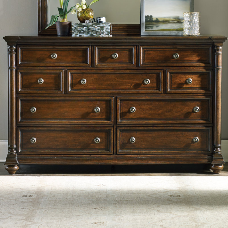 Leesburg 68'' W 10 - Drawer Dresser